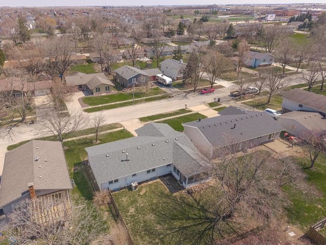 1312 Nicki Drive, Bloomington, IL 61704