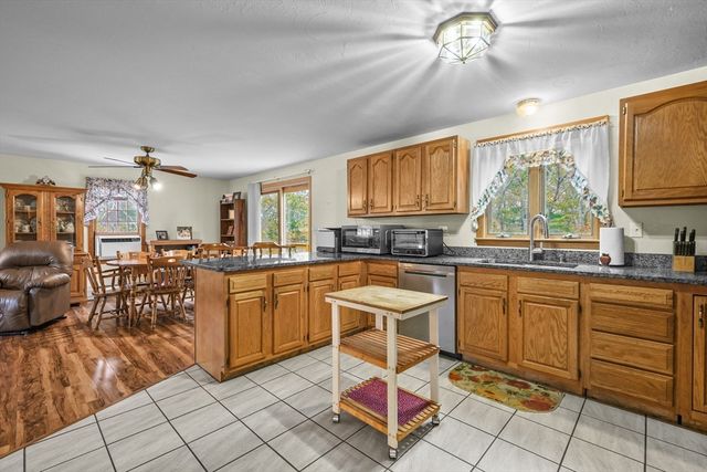 9 22nd St, Wareham, MA 02558