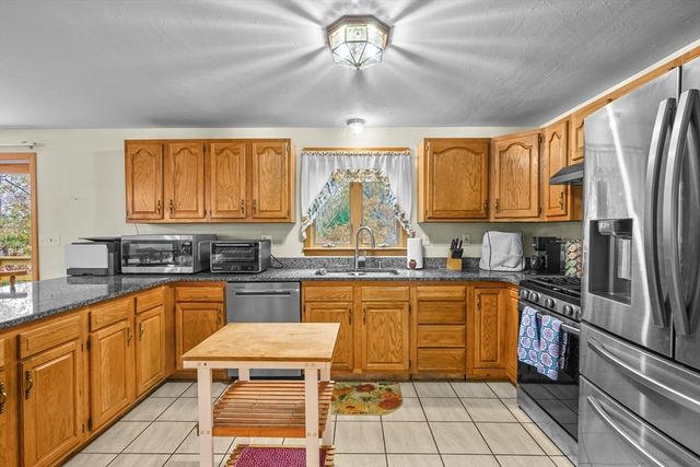 9 22nd St, Wareham, MA 02558