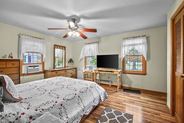 9 22nd St, Wareham, MA 02558