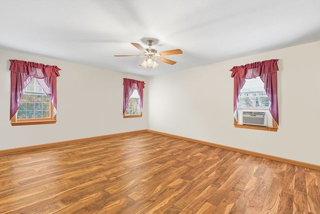 9 22nd St, Wareham, MA 02558