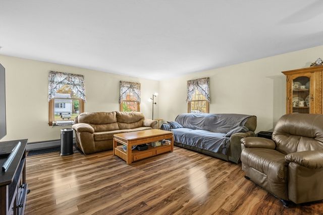 9 22nd St, Wareham, MA 02558