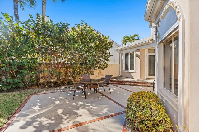 210 N Camelia Court, Vero Beach, FL 32963