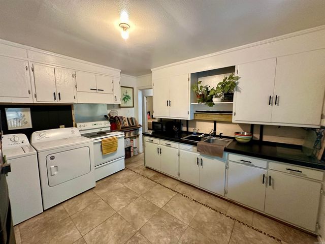 1512 W 23rd Avenue, Pine Bluff, AR 71603