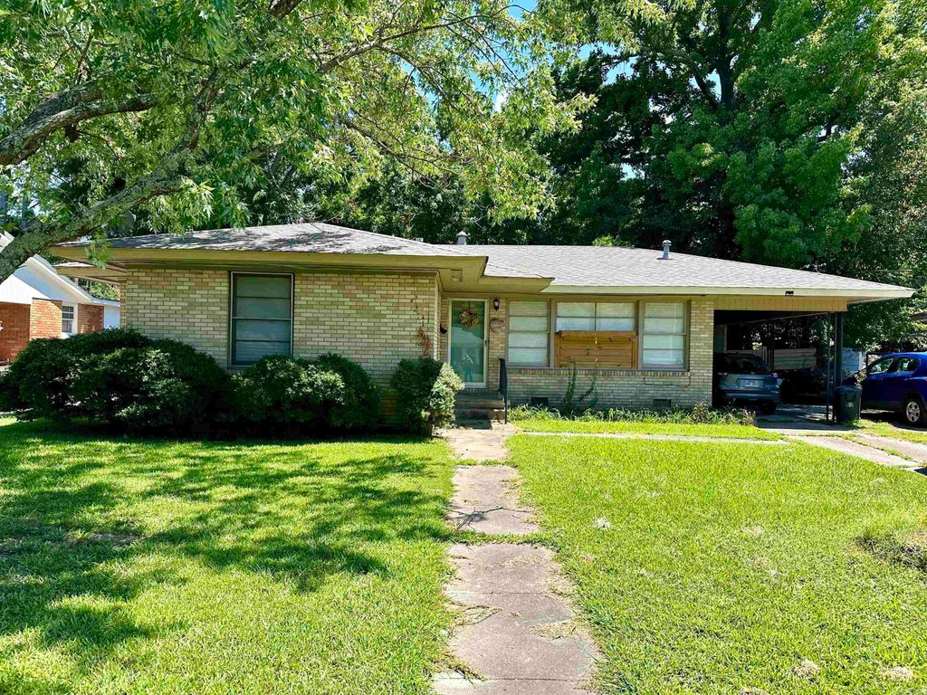 1512 W 23rd Avenue, Pine Bluff, AR 71603