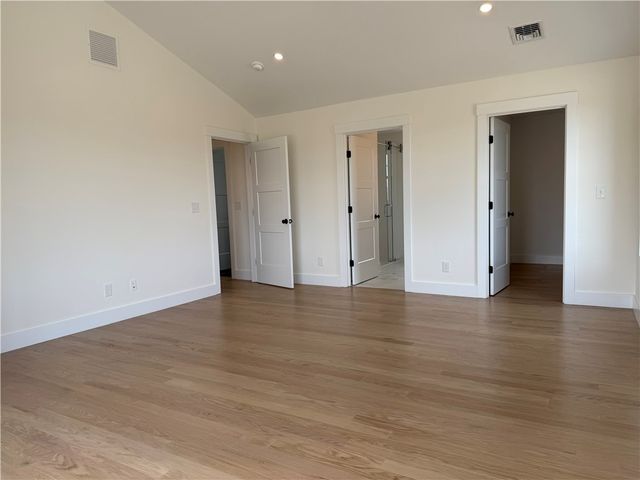 27 Massasoit Avenue, Bristol, RI 02809