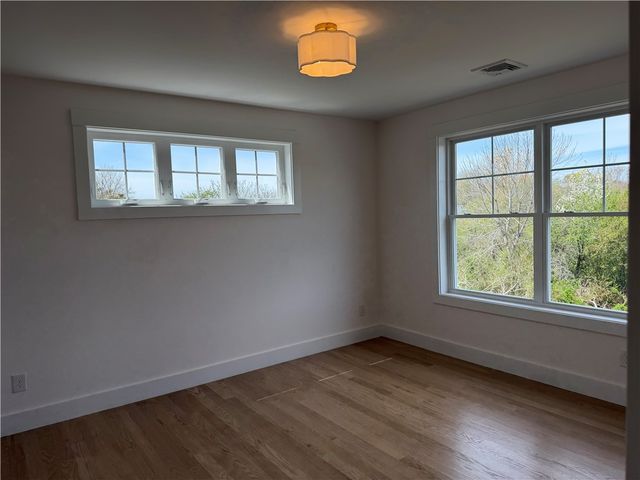 27 Massasoit Avenue, Bristol, RI 02809