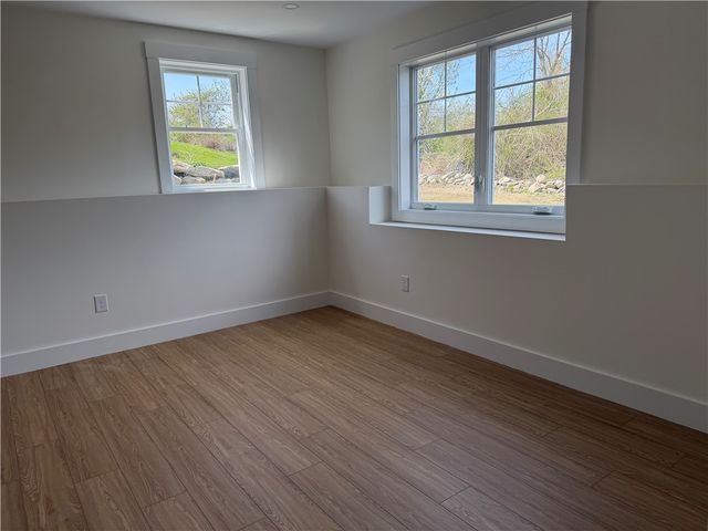 27 Massasoit Avenue, Bristol, RI 02809
