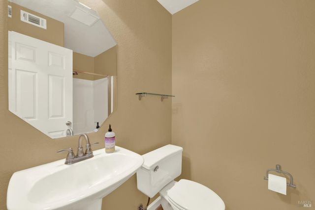 582 Picasso Ct, Fairfield, CA 94534