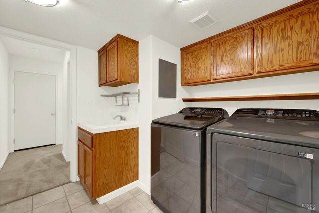 582 Picasso Ct, Fairfield, CA 94534
