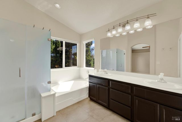 582 Picasso Ct, Fairfield, CA 94534