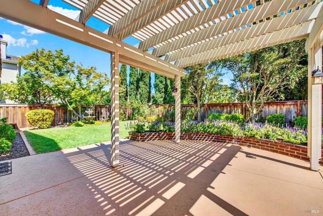 582 Picasso Ct, Fairfield, CA 94534