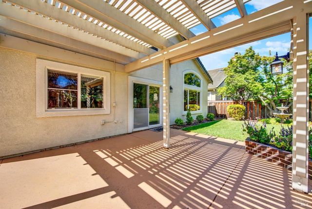 582 Picasso Ct, Fairfield, CA 94534