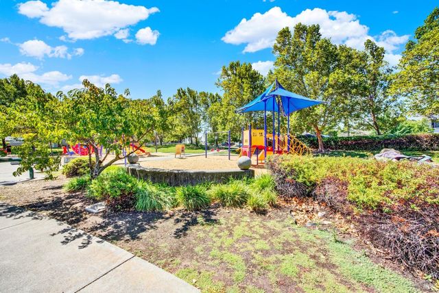 582 Picasso Ct, Fairfield, CA 94534
