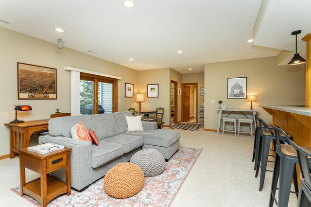 3057 Scanlan Lane NE, Rochester, MN 55906