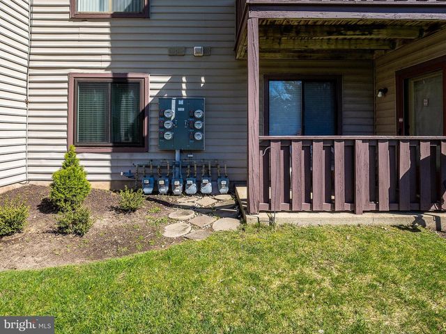 4808-A ABERDEEN DR, Mount Laurel, NJ 08054
