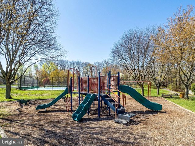 4808-A ABERDEEN DR, Mount Laurel, NJ 08054