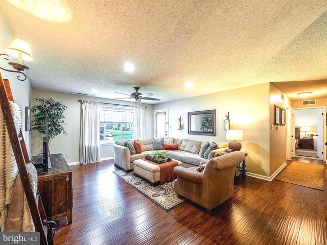 4808-A ABERDEEN DR, Mount Laurel, NJ 08054