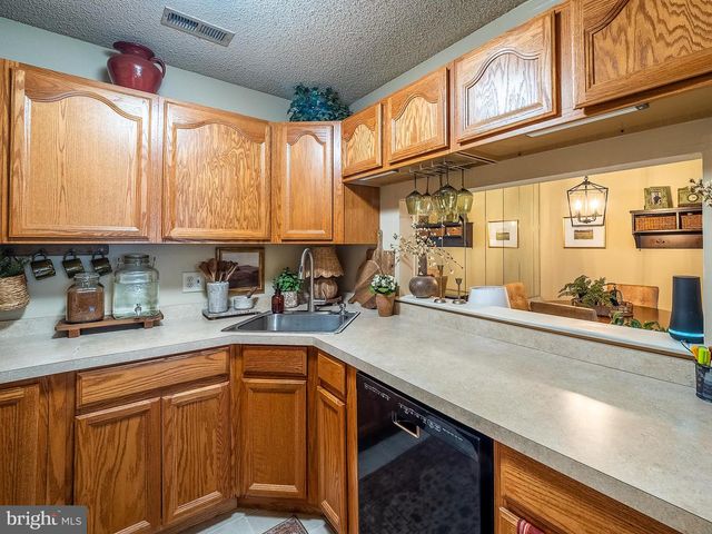 4808-A ABERDEEN DR, Mount Laurel, NJ 08054