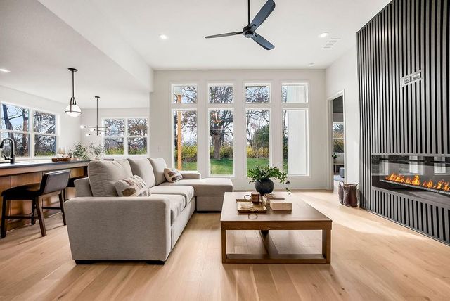 18221 W 168th Terrace, Olathe, KS 66062