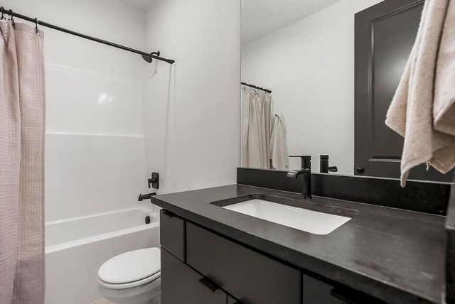 18221 W 168th Terrace, Olathe, KS 66062