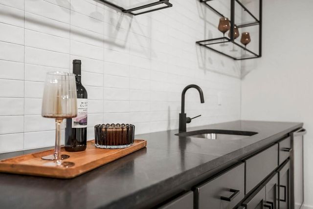 18221 W 168th Terrace, Olathe, KS 66062