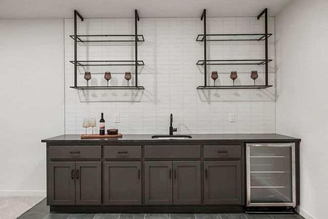 18221 W 168th Terrace, Olathe, KS 66062