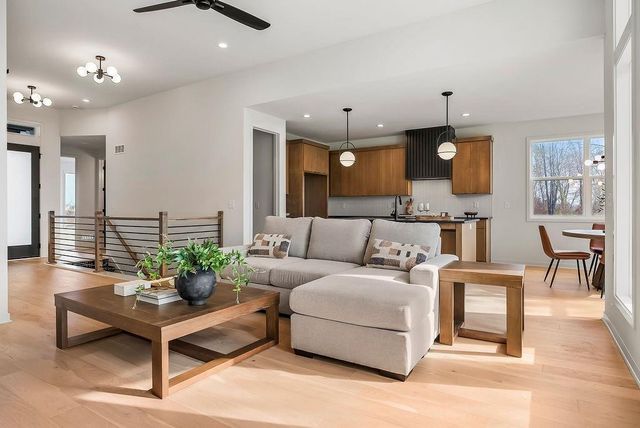 18221 W 168th Terrace, Olathe, KS 66062