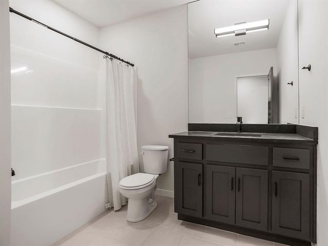 18221 W 168th Terrace, Olathe, KS 66062