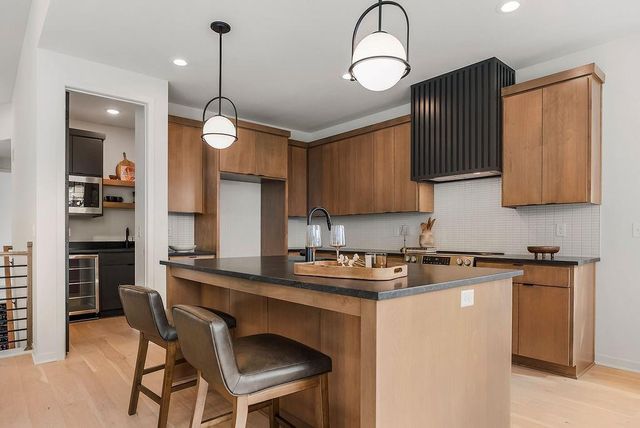 18221 W 168th Terrace, Olathe, KS 66062