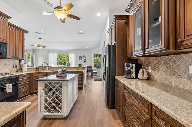 10524 MISTFLOWER LANE, Tampa, FL 33647