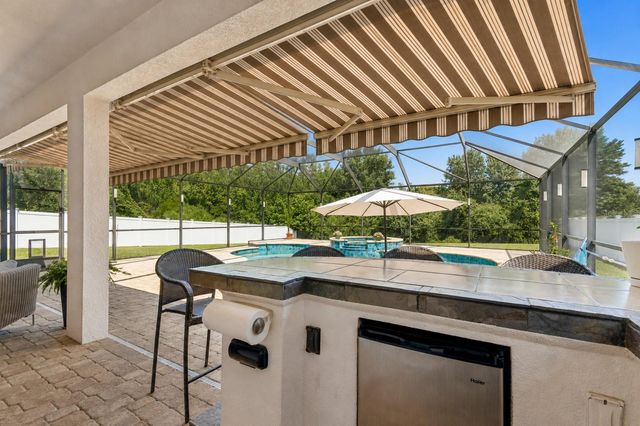10524 MISTFLOWER LANE, Tampa, FL 33647