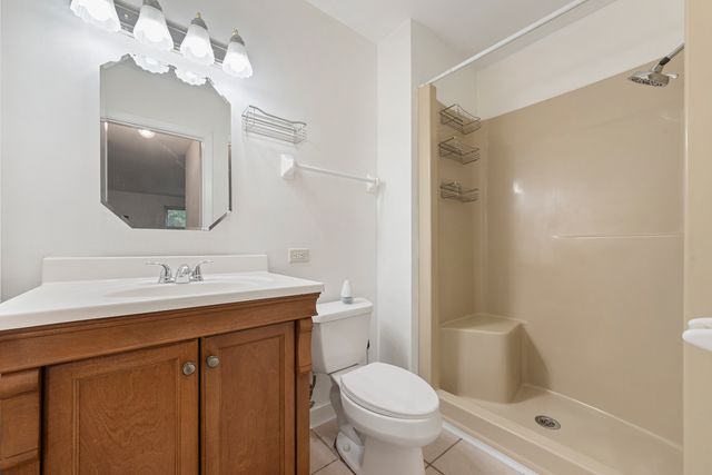 1420 Stonebridge Circle N-3, Wheaton, IL 60189