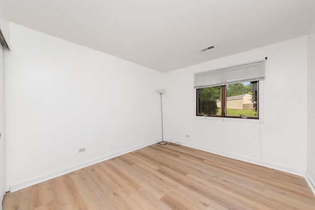 1420 Stonebridge Circle N-3, Wheaton, IL 60189