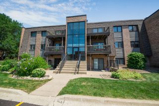 1420 Stonebridge Circle N-3, Wheaton, IL 60189