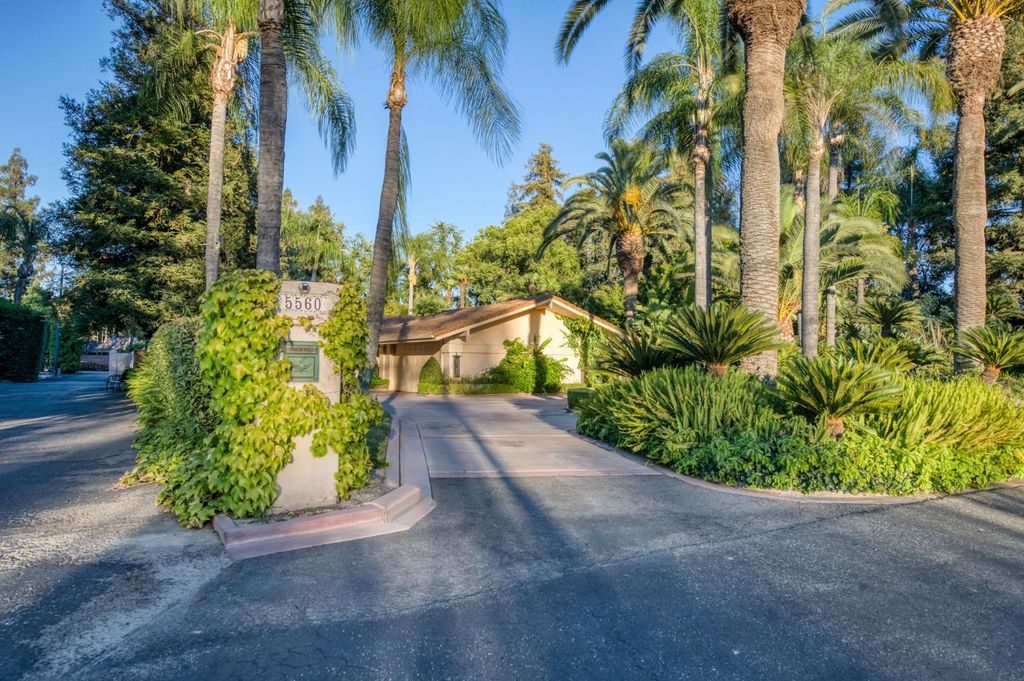 Image 10 of property listing at 5560 N Forkner Avenue, Fresno, CA 93711