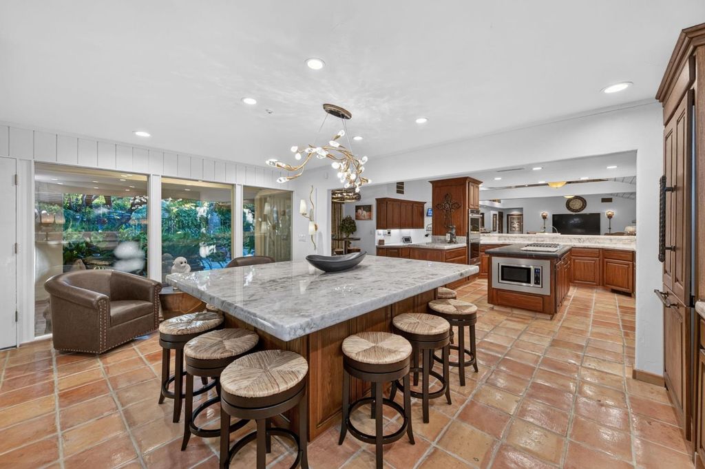 Image 17 of property listing at 5560 N Forkner Avenue, Fresno, CA 93711