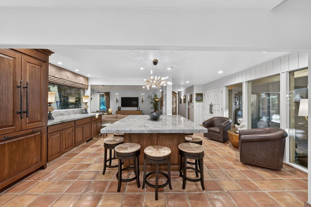 Image 18 of property listing at 5560 N Forkner Avenue, Fresno, CA 93711