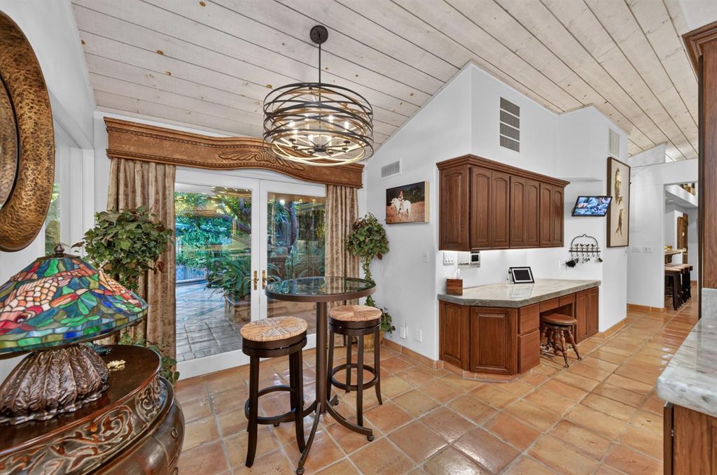 Image 25 of property listing at 5560 N Forkner Avenue, Fresno, CA 93711