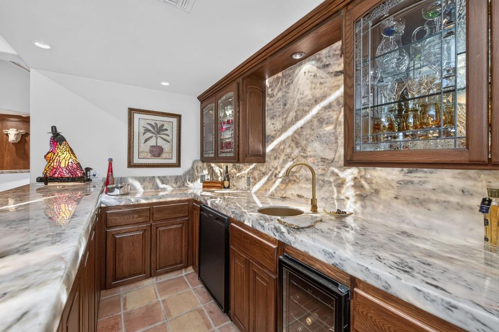 Image 31 of property listing at 5560 N Forkner Avenue, Fresno, CA 93711