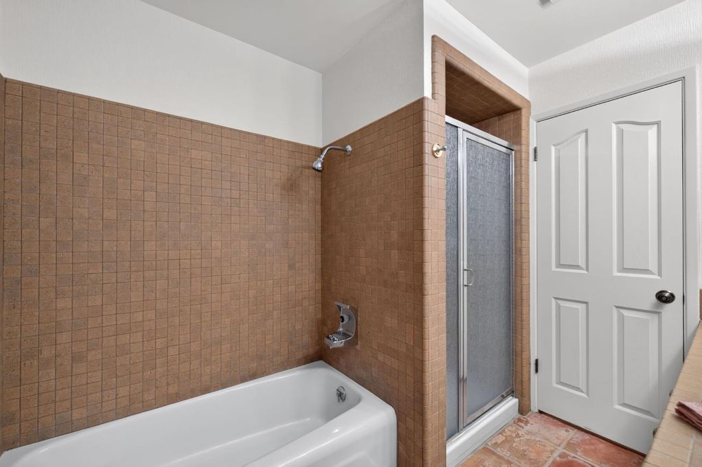 Image 37 of property listing at 5560 N Forkner Avenue, Fresno, CA 93711
