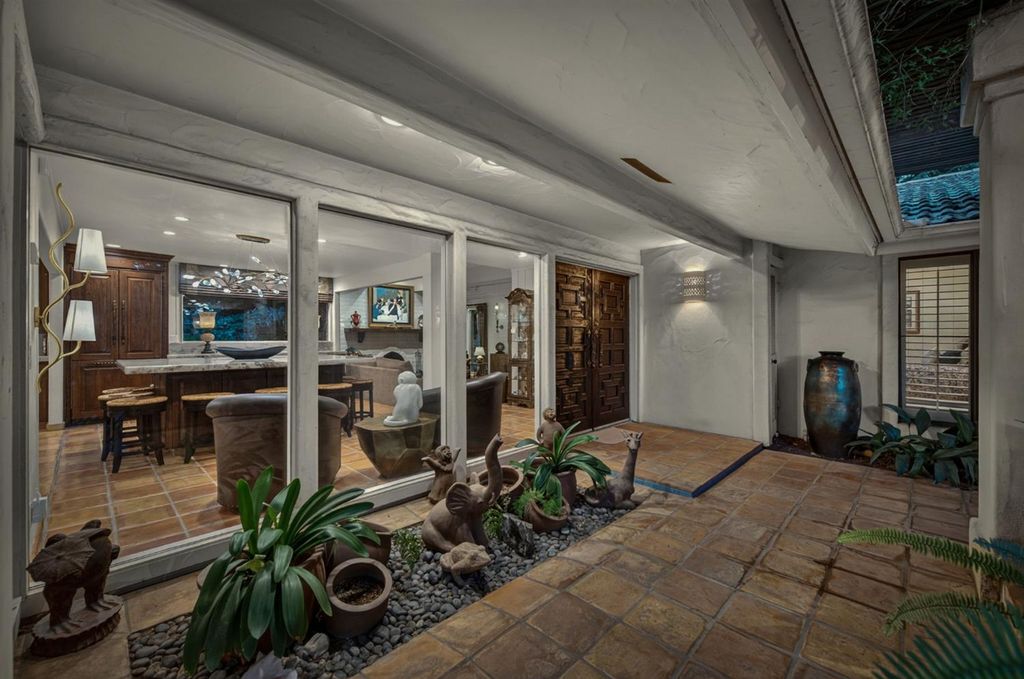 Image 5 of property listing at 5560 N Forkner Avenue, Fresno, CA 93711