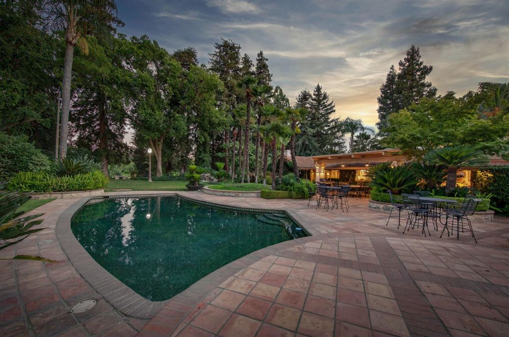Image 53 of property listing at 5560 N Forkner Avenue, Fresno, CA 93711