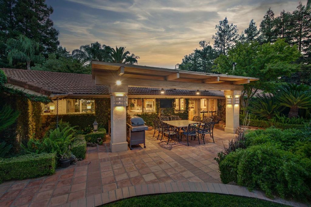 Image 57 of property listing at 5560 N Forkner Avenue, Fresno, CA 93711