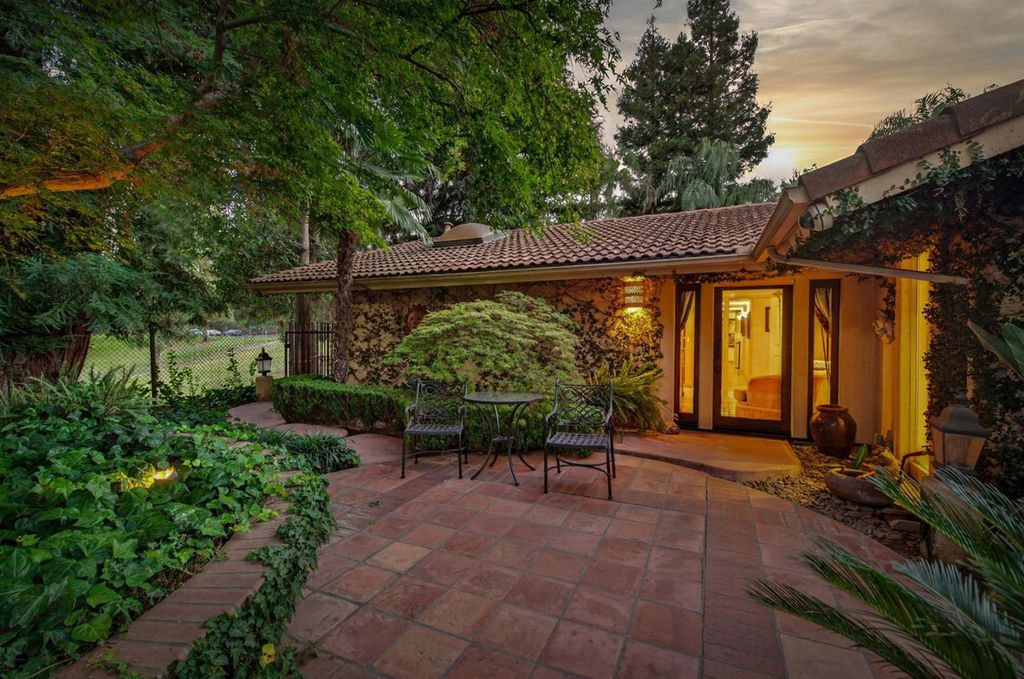 Image 59 of property listing at 5560 N Forkner Avenue, Fresno, CA 93711
