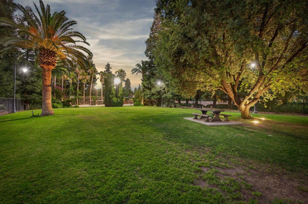 Image 68 of property listing at 5560 N Forkner Avenue, Fresno, CA 93711