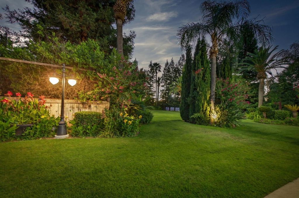 Image 69 of property listing at 5560 N Forkner Avenue, Fresno, CA 93711