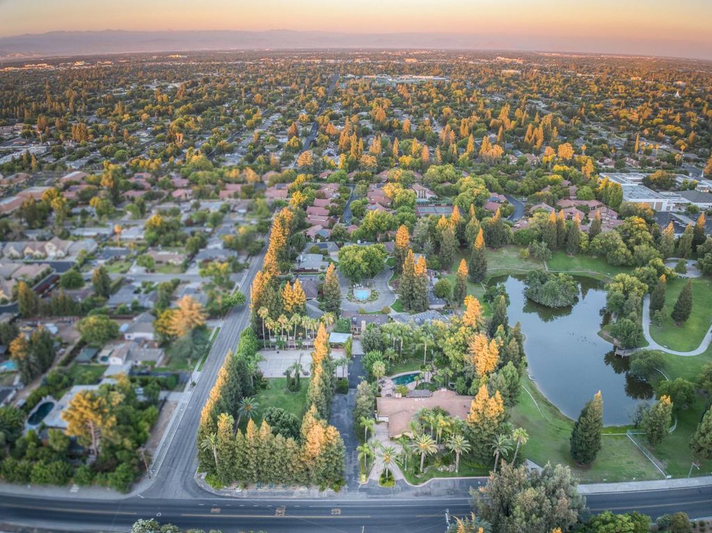 Image 80 of property listing at 5560 N Forkner Avenue, Fresno, CA 93711