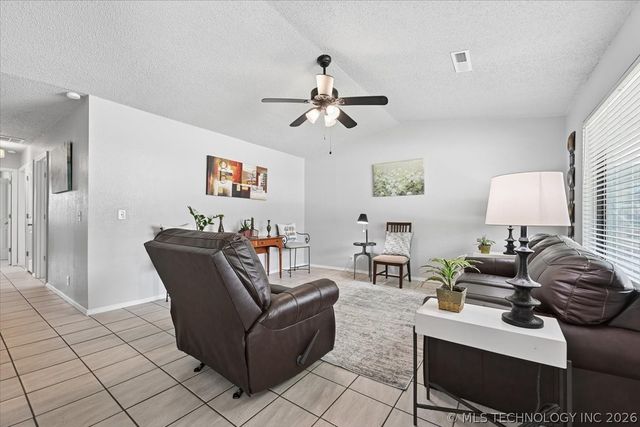 2601 S Redbud Avenue, Broken Arrow, OK 74012