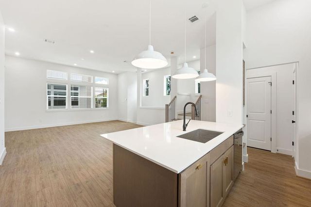 2125 Hoskins Drive D, Houston, TX 77080